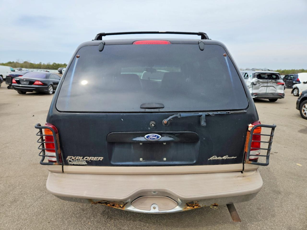 2000 Ford Explorer Eddie Bauer - Фото 6
