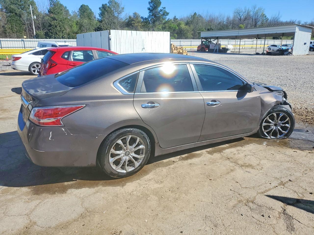 2014 Nissan Altima 2.5 S - Фото 3