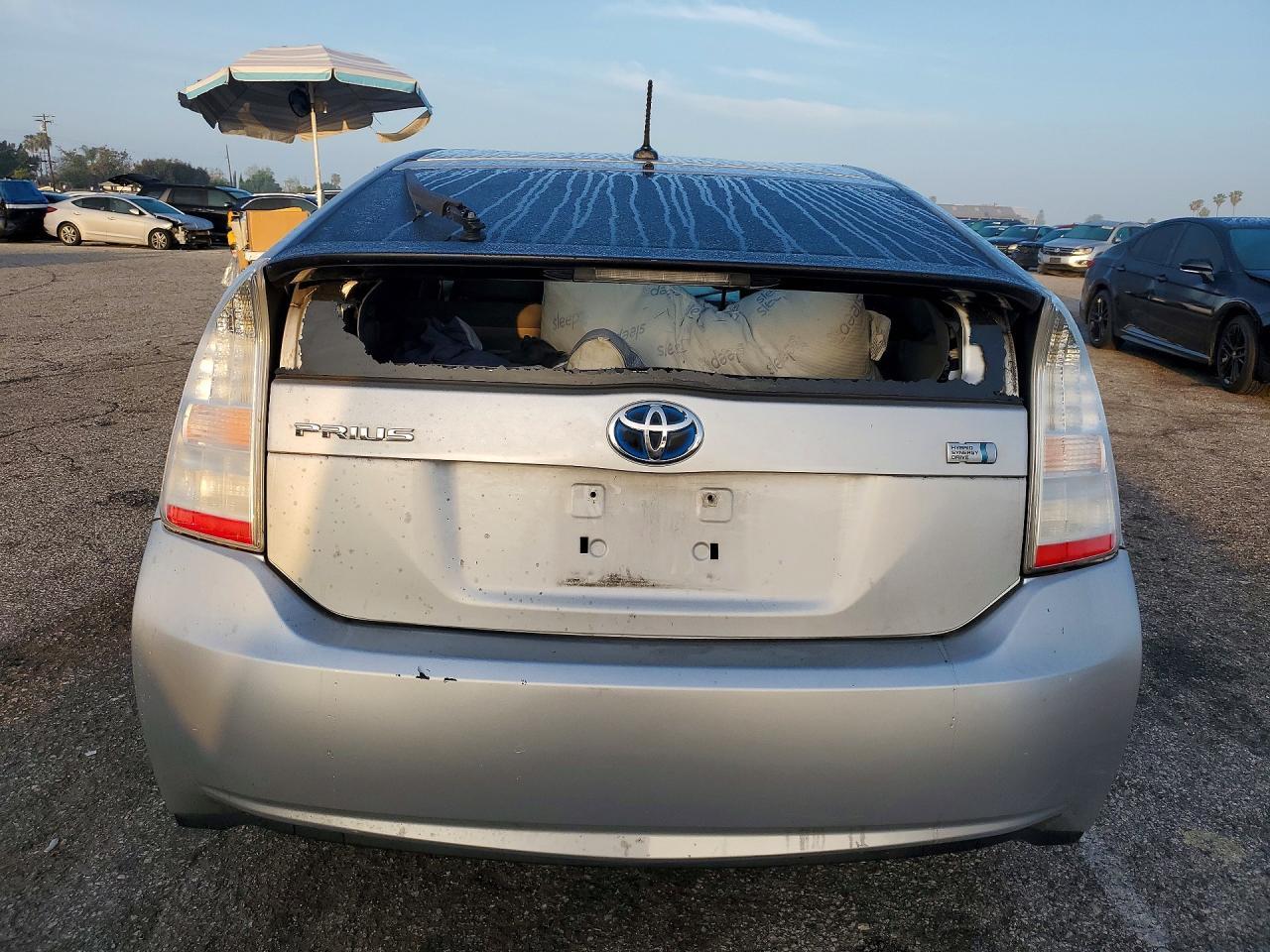 2011 Toyota Prius Three - Фото 6