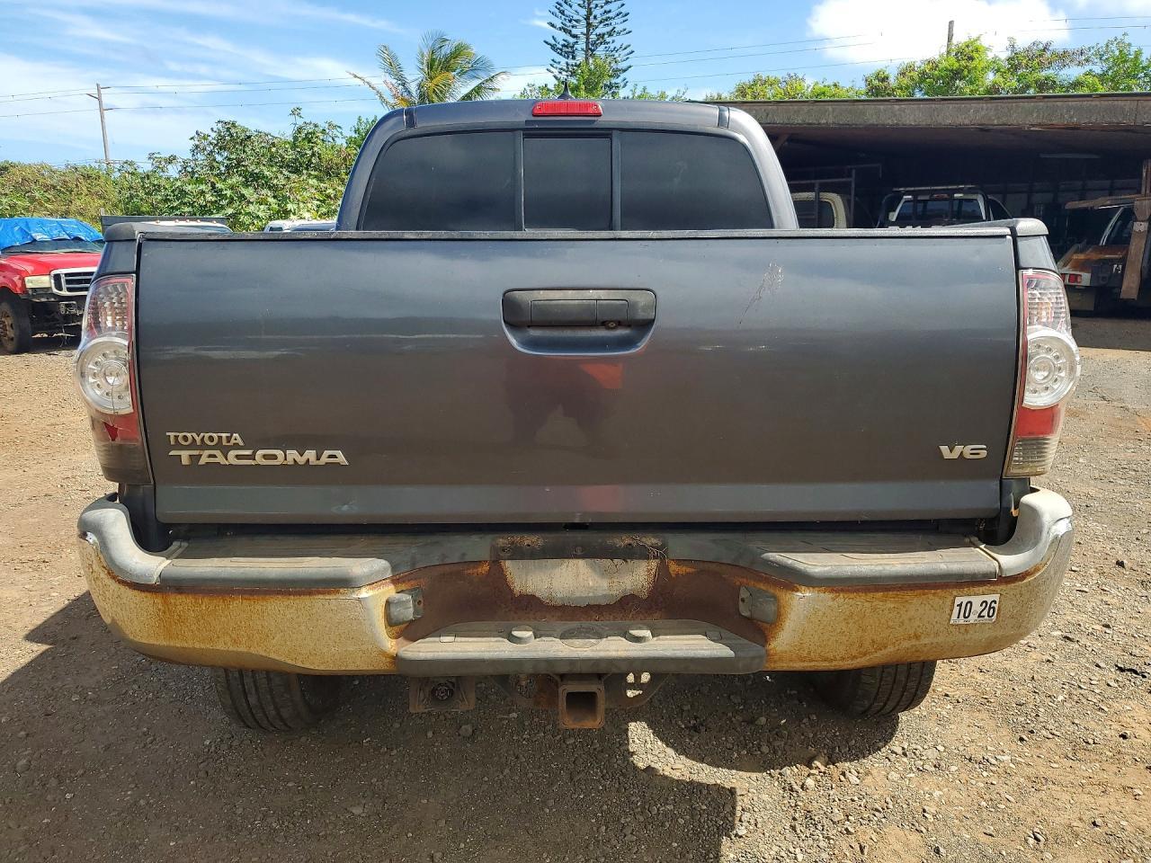 2015 Toyota Tacoma V6 - Image 6