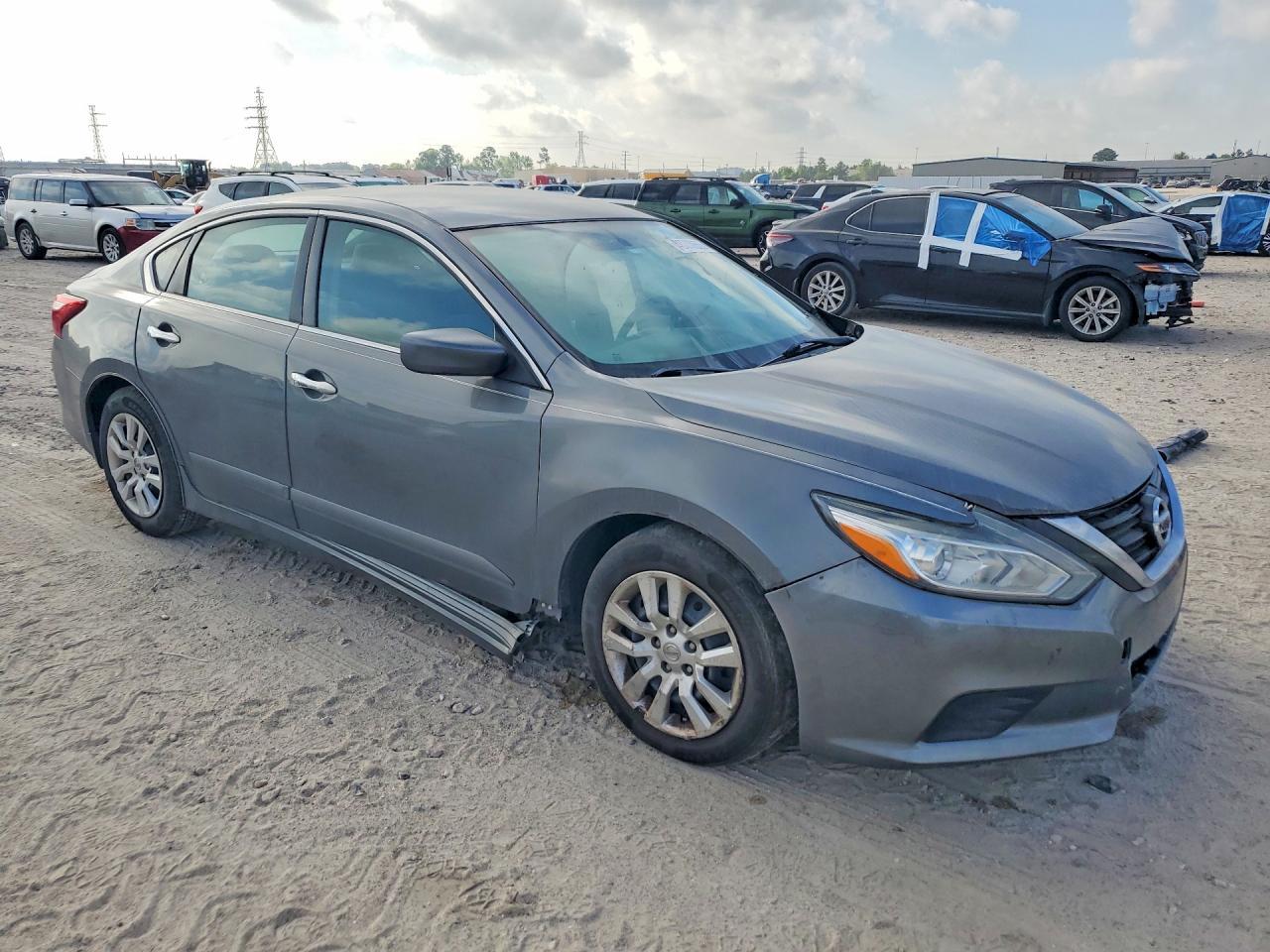 2017 Nissan Altima 2.5 S - Фото 4