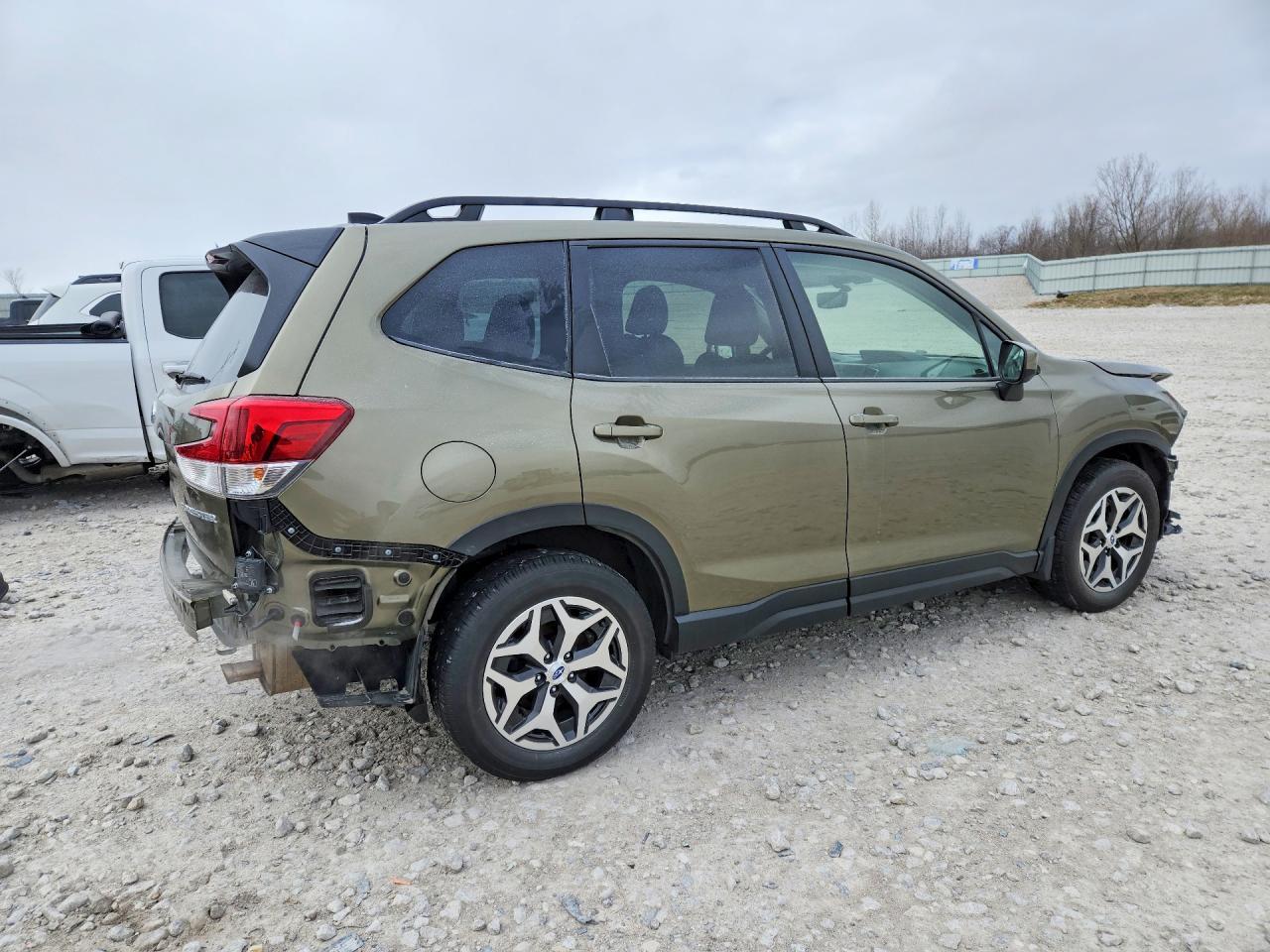 2024 Subaru Forester Premium - Image 3