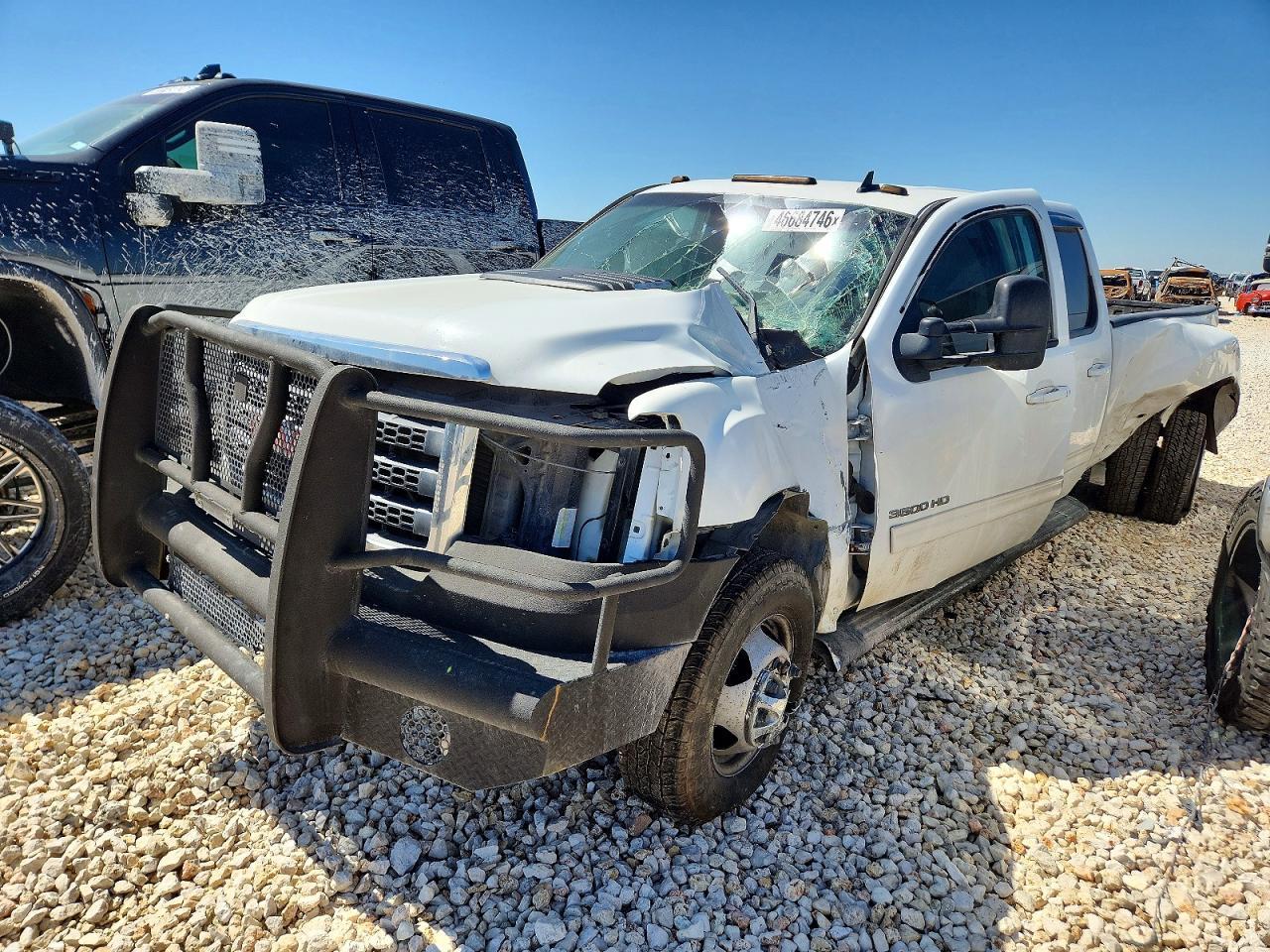 2011 GMC Sierra K3500 Slt - Image 2