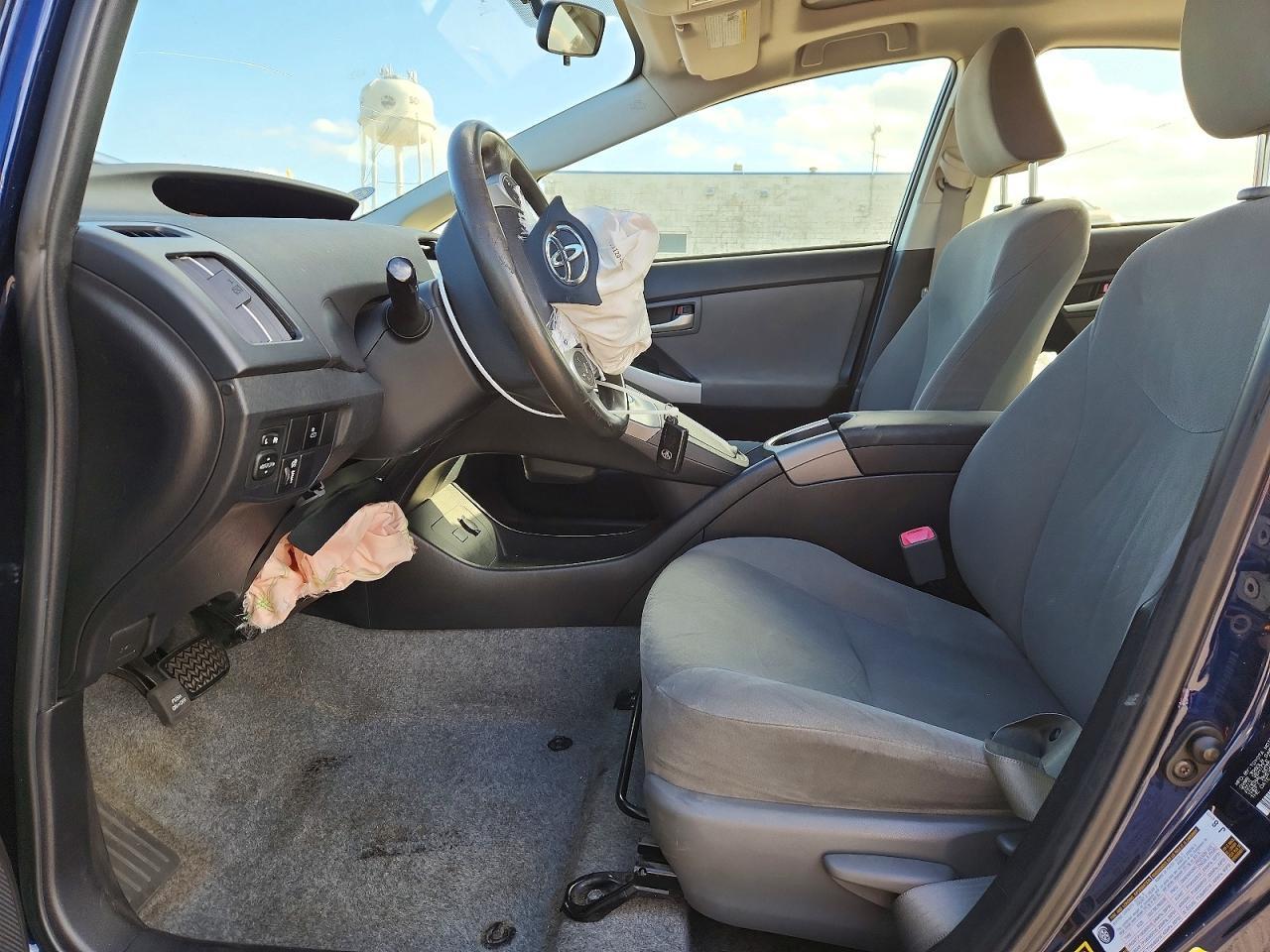 2013 Toyota Prius Three - Фото 7