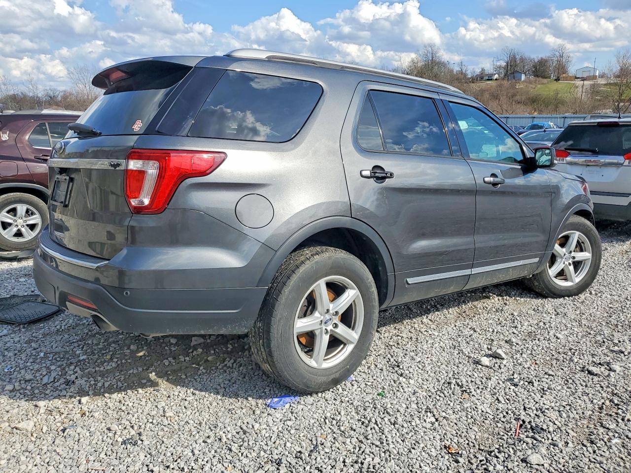 2018 Ford Explorer Xlt - Фото 3