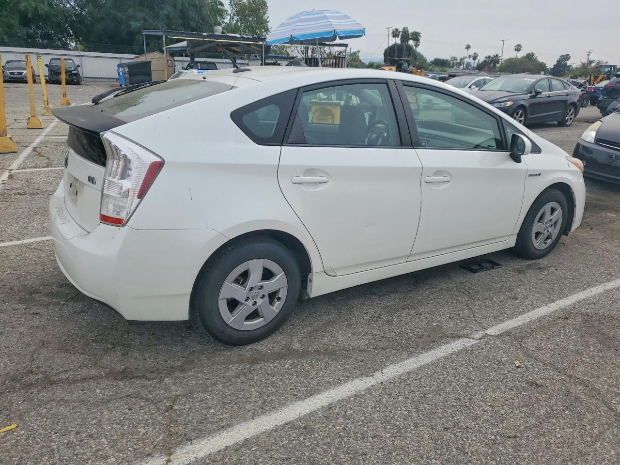 2011 Toyota Prius - Фото 3