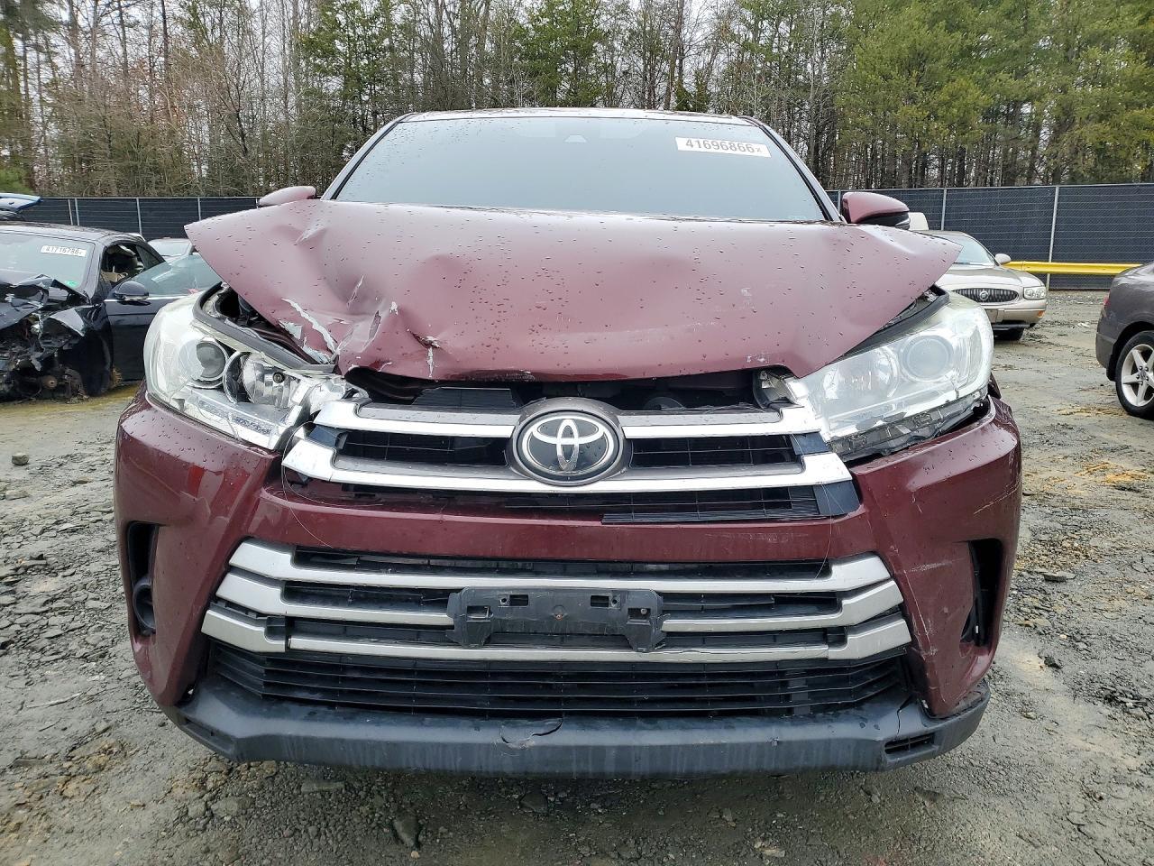 2018 Toyota Highlander Le - Image 5