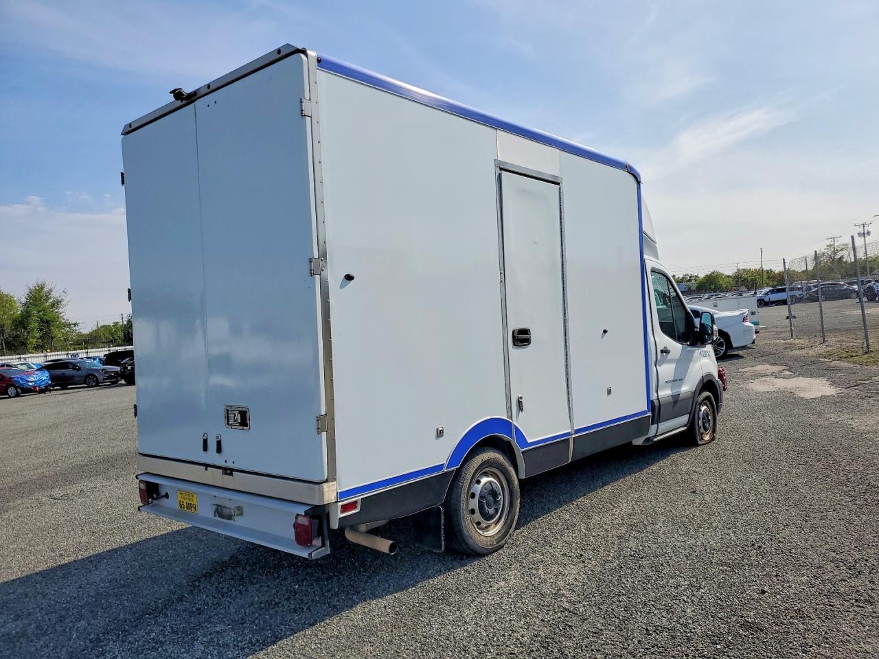 2020 Ford Transit Delivery Truck - Фото 3