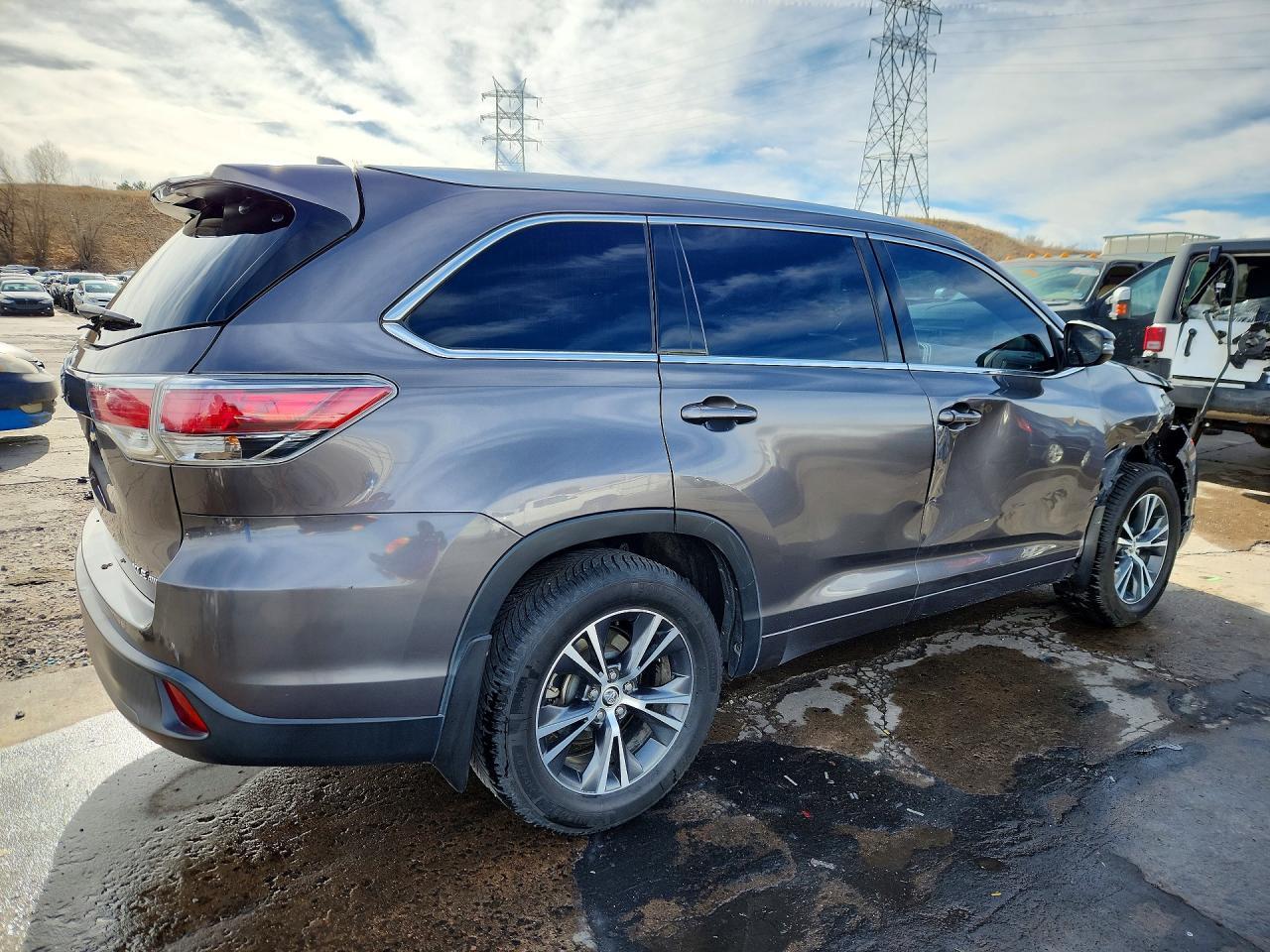 2016 Toyota Highlander Xle - Image 3