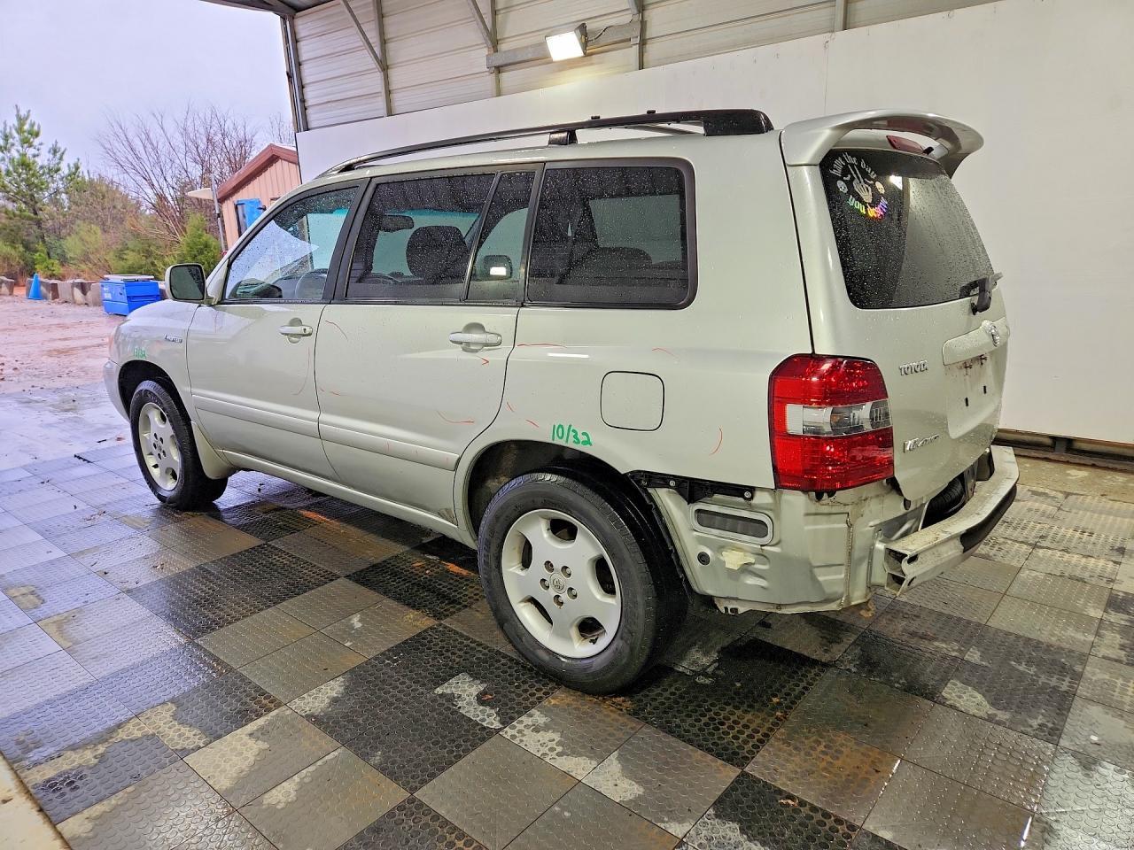 2004 Toyota Highlander Limited - Image 2