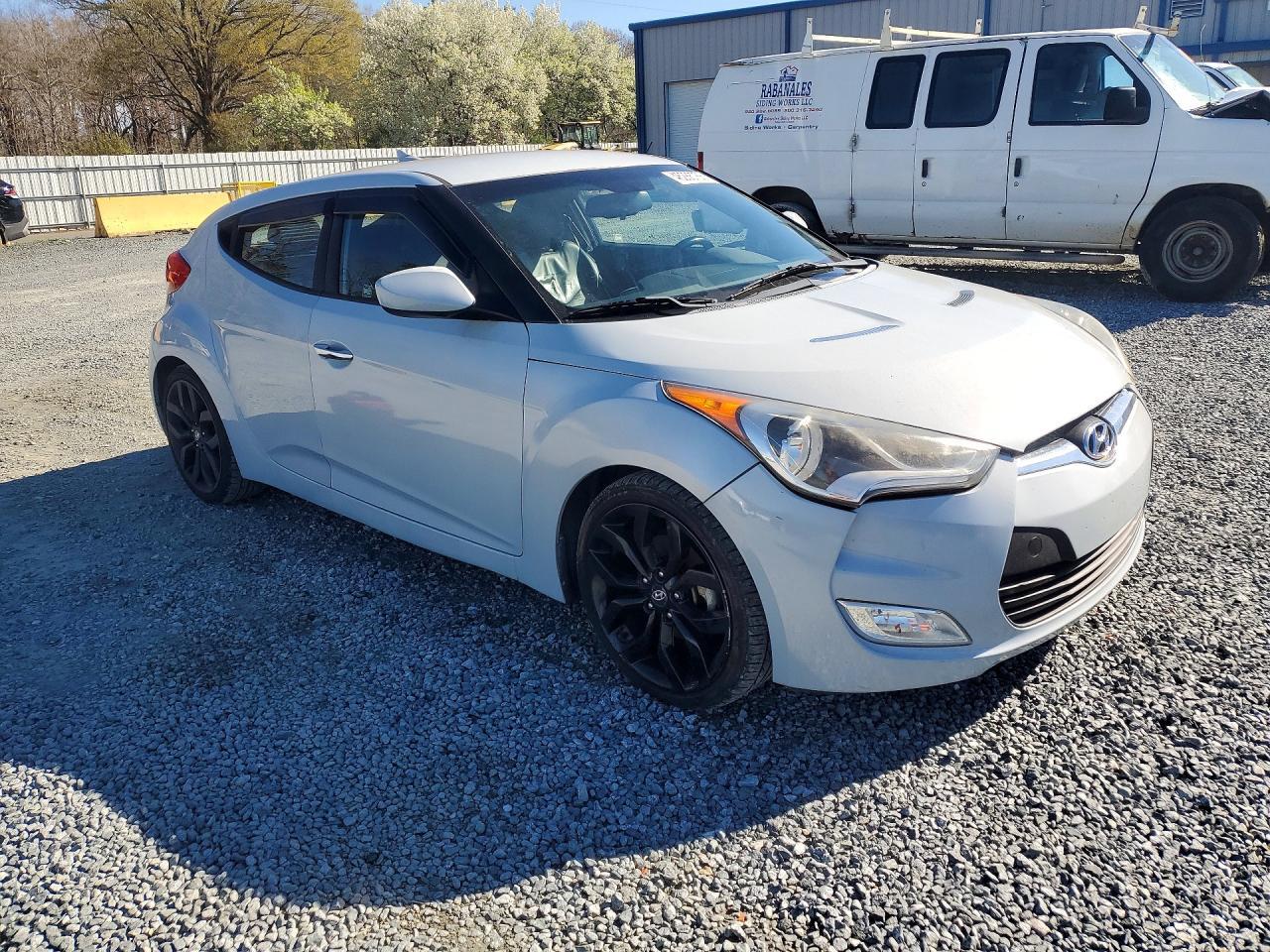 2014 Hyundai Veloster Re:flex - Image 4