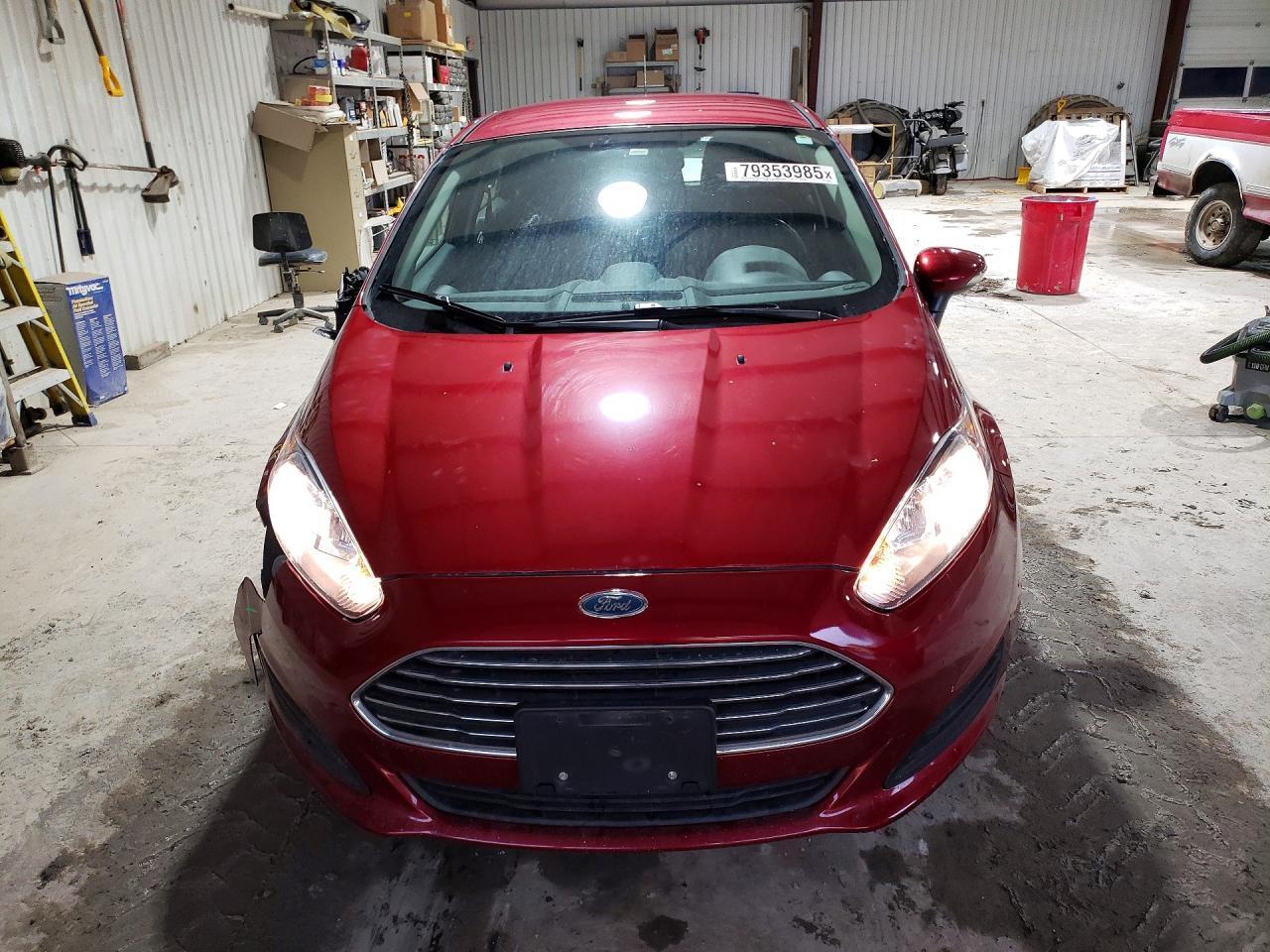 2015 Ford Fiesta Se - Фото 5