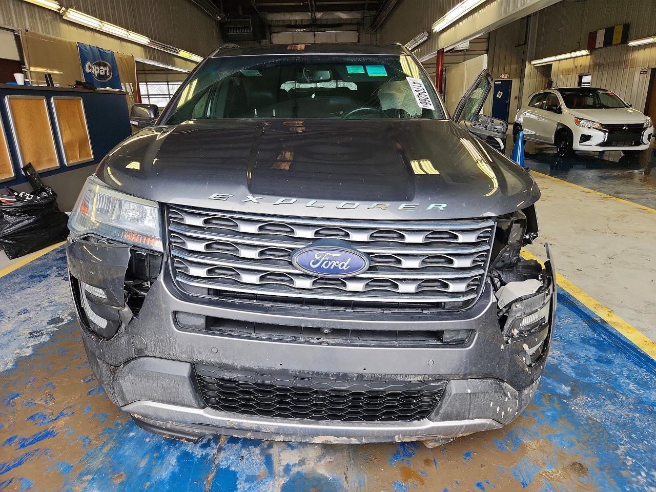2017 Ford Explorer Limited - Image 5