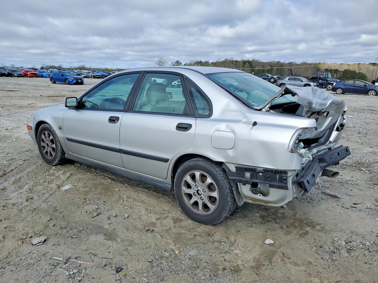 2002 Volvo S40 1.9T - Фото 2