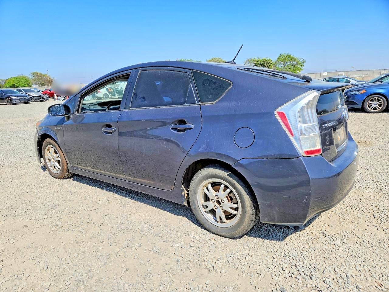 2011 Toyota Prius Three - Image 2