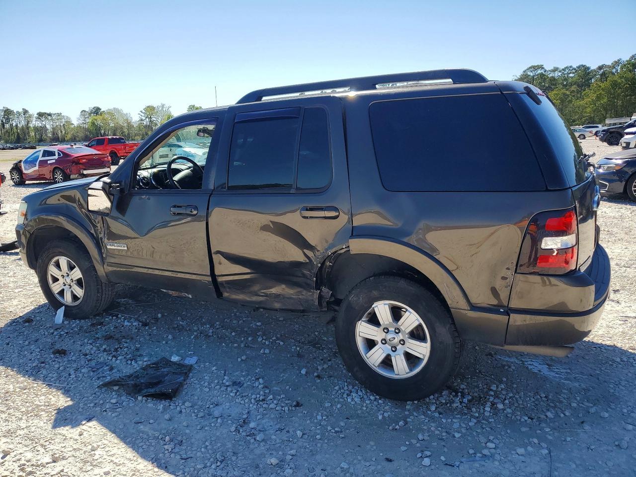 2008 Ford Explorer Xlt - Image 2