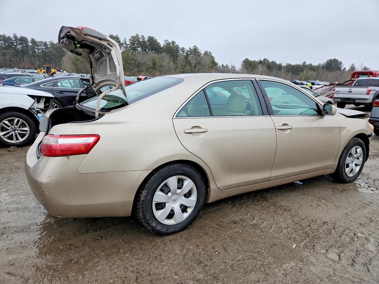 2008 Toyota Camry Le - Фото 3