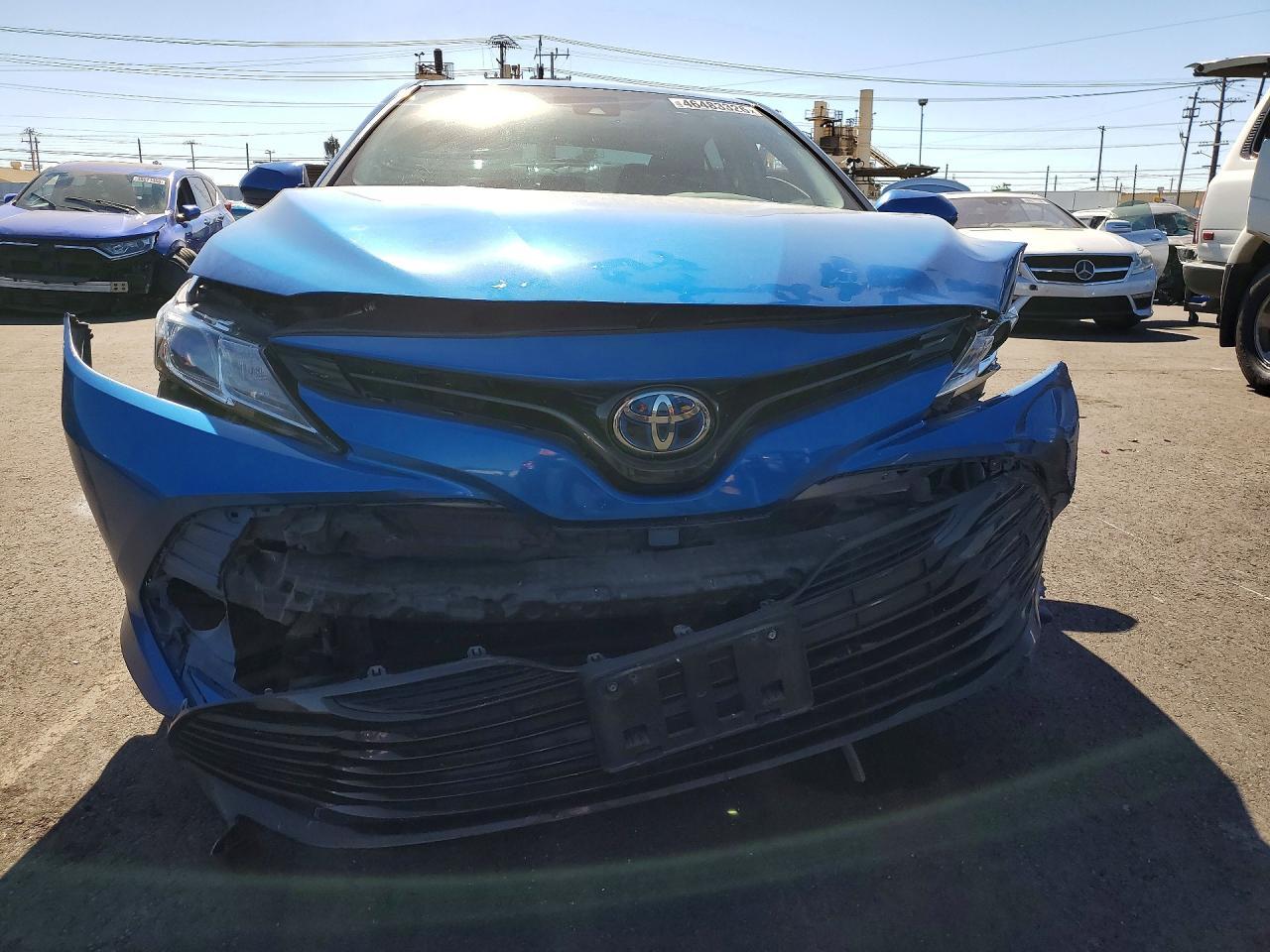 2020 Toyota Camry Hybrid Le - Фото 5