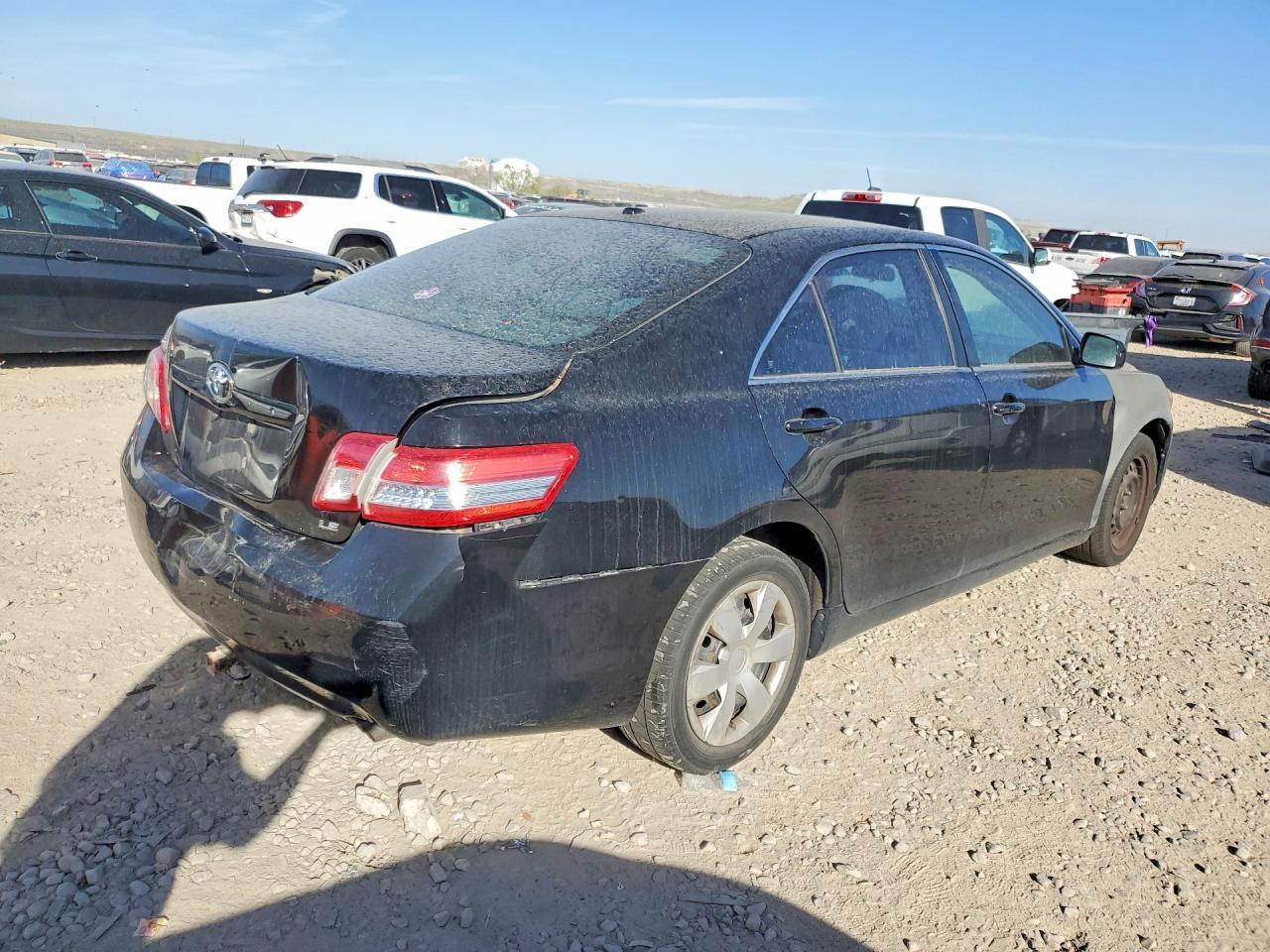 2011 Toyota Camry Le - Фото 3