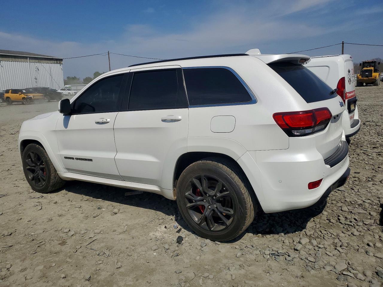 2017 Jeep Grand Cherokee Srt-8 - Image 2