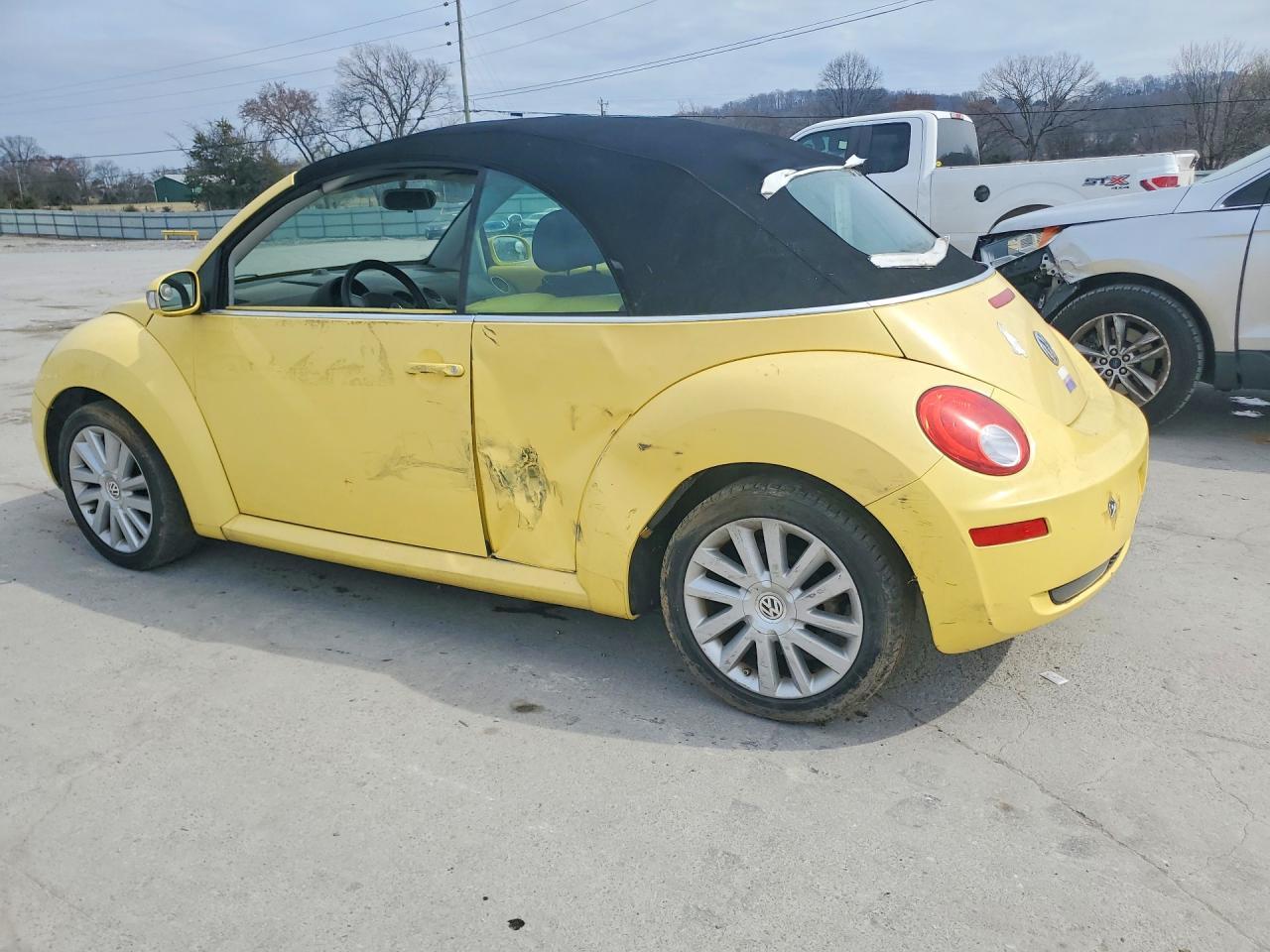 2008 Volkswagen New Beetle Convertible Se - Фото 2