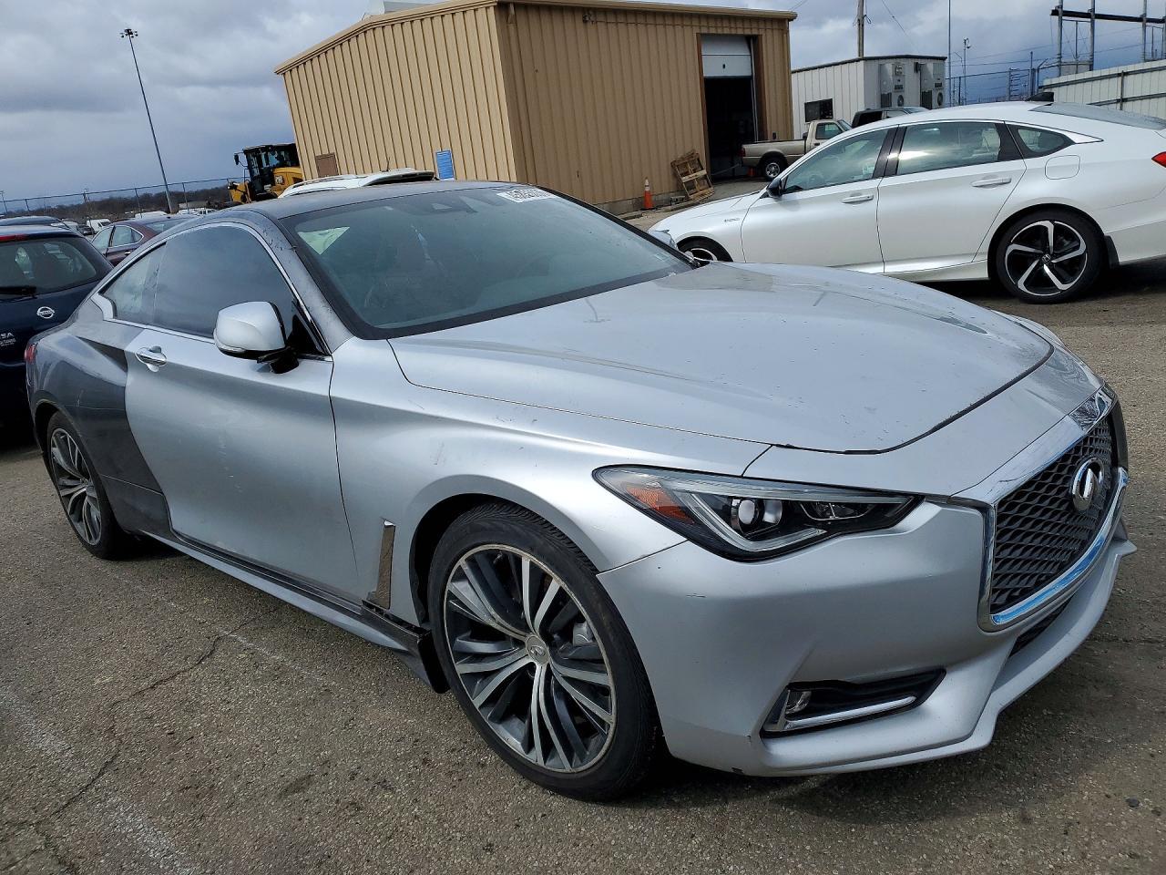 2017 Infiniti Q60 3.0T Premium - Image 4