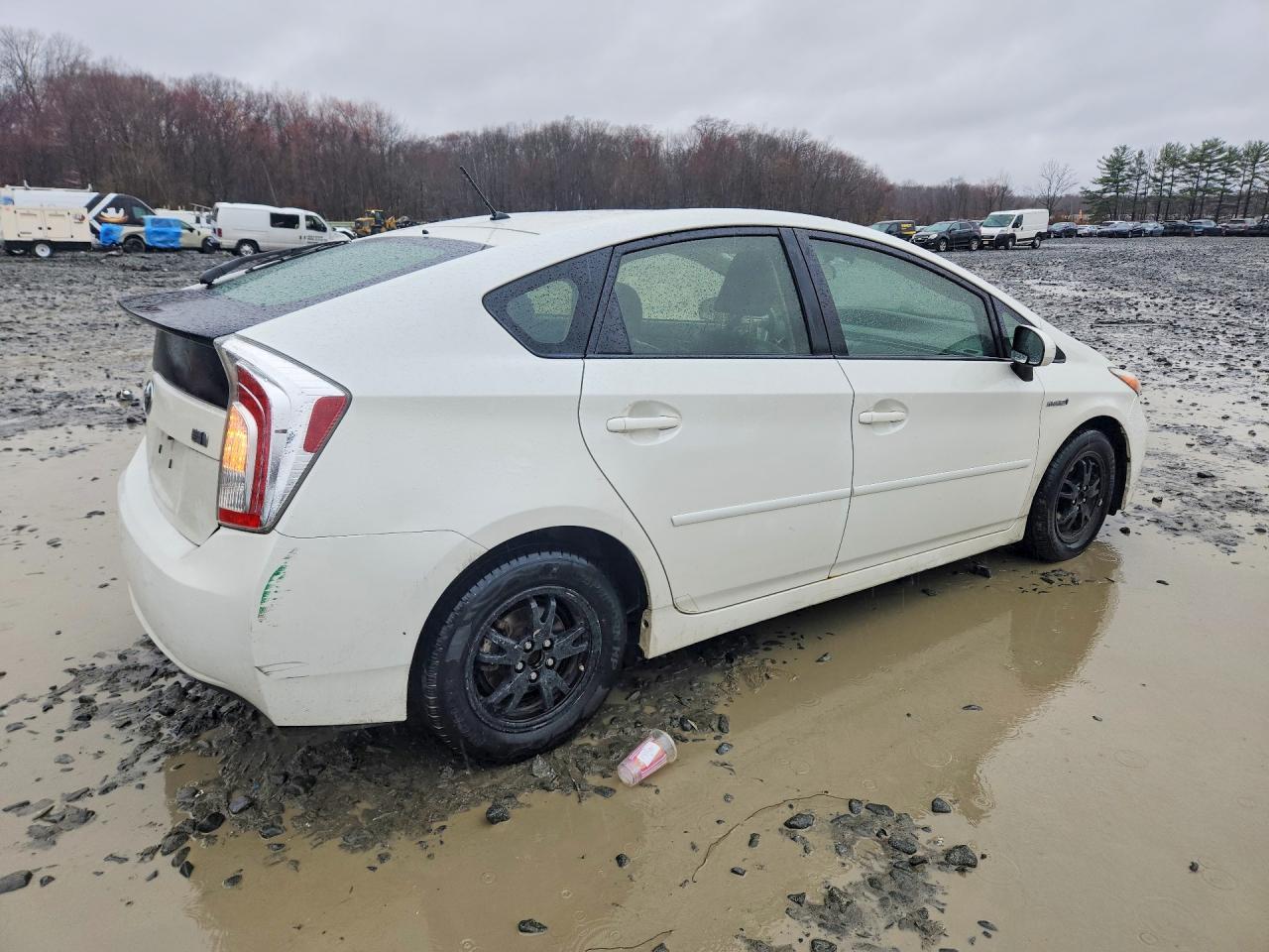 2014 Toyota Prius Two - Фото 3