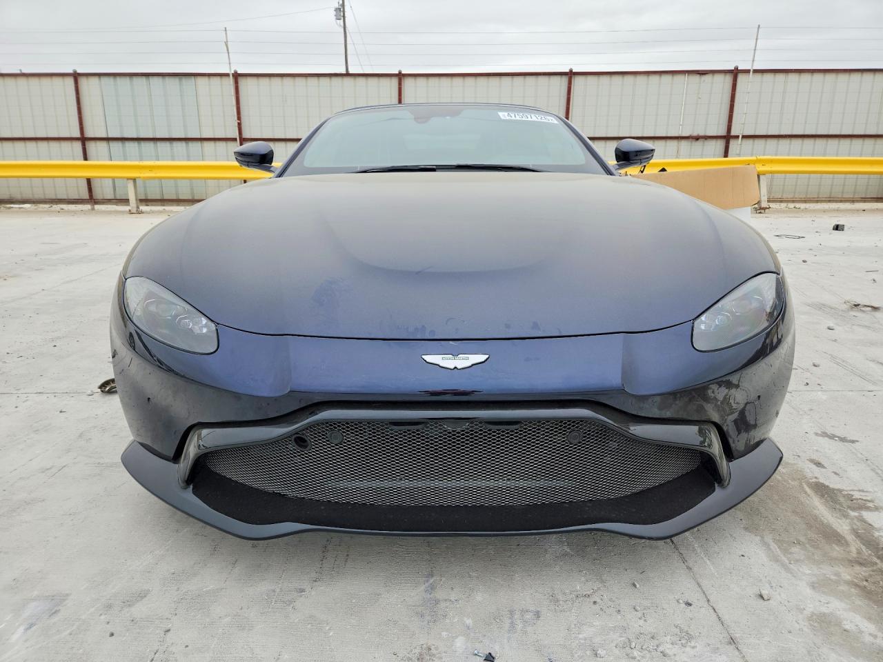 2021 Aston Martin Vantage - Фото 5