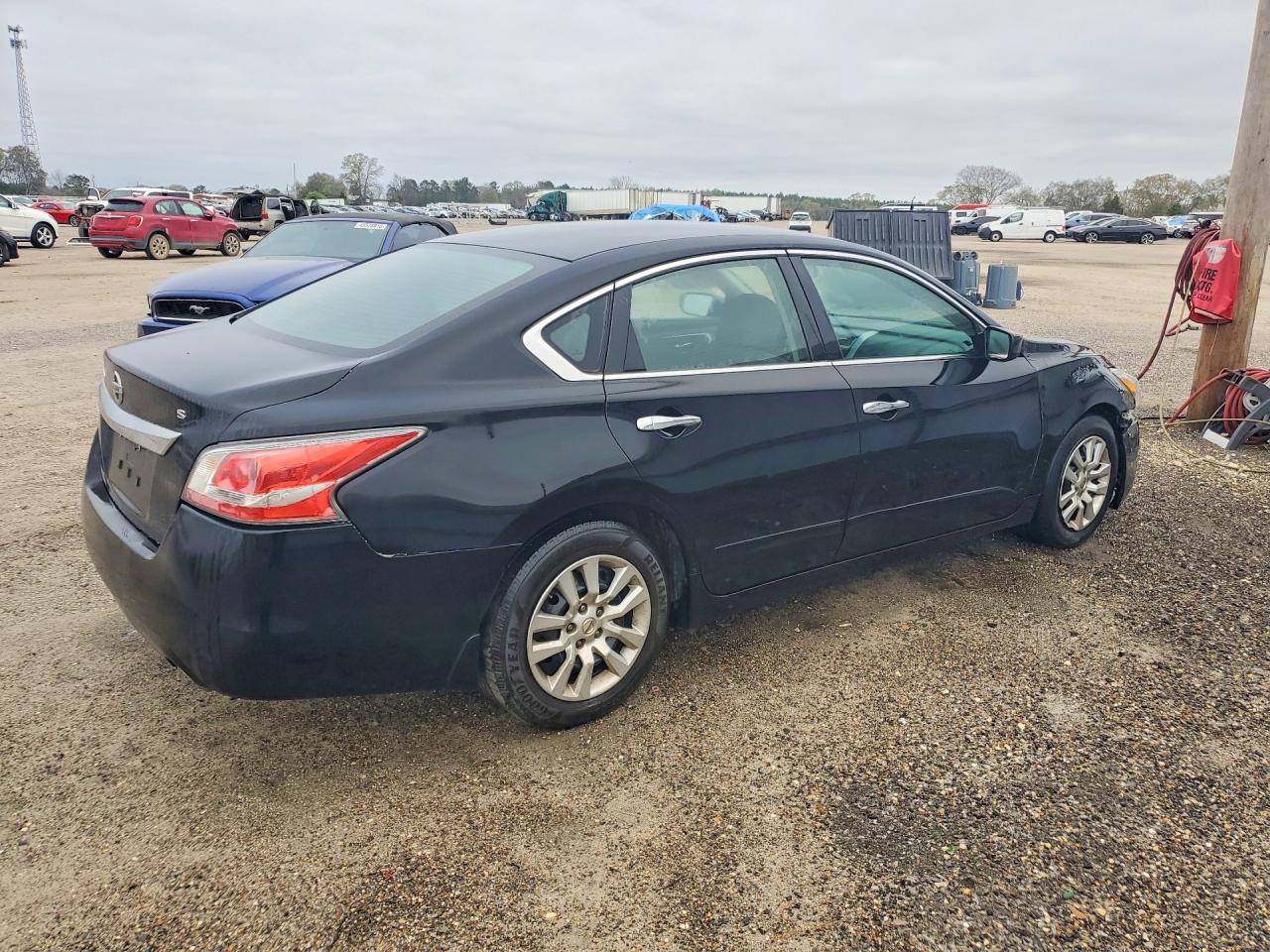 2015 Nissan Altima 2.5 S - Фото 3