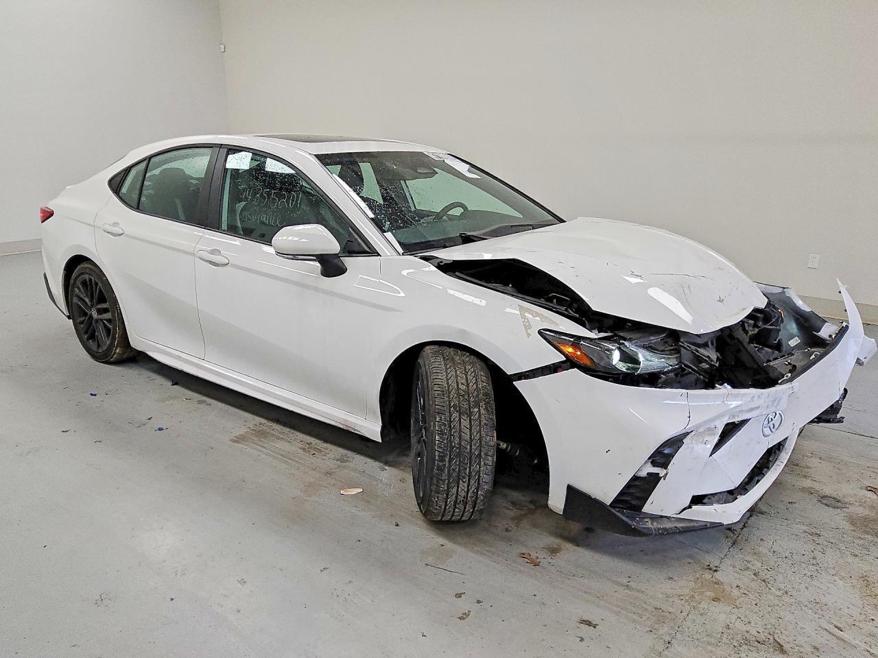 2025 Toyota Camry Se - Фото 4