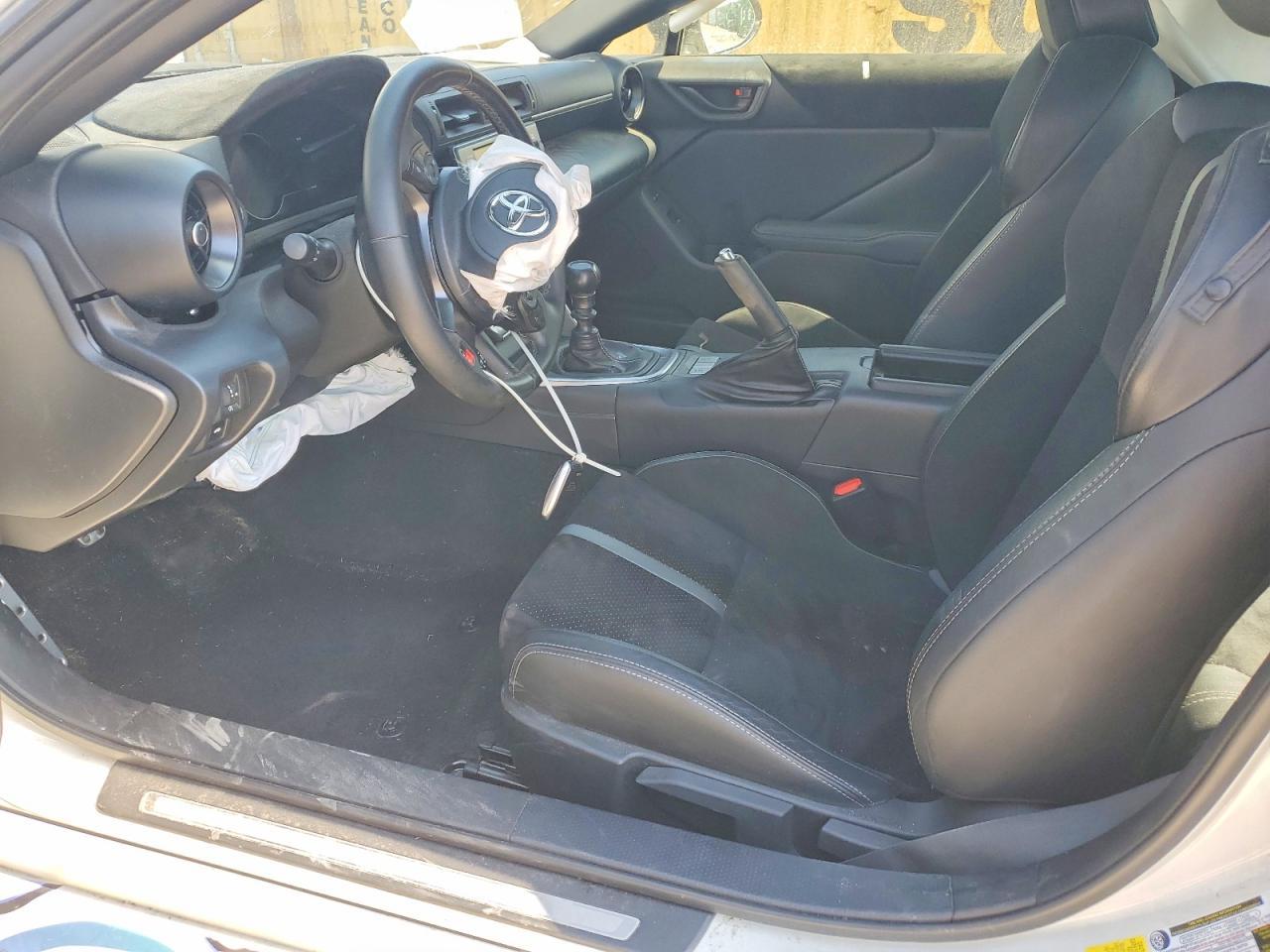 2023 Toyota Gr86 Premium - Image 7