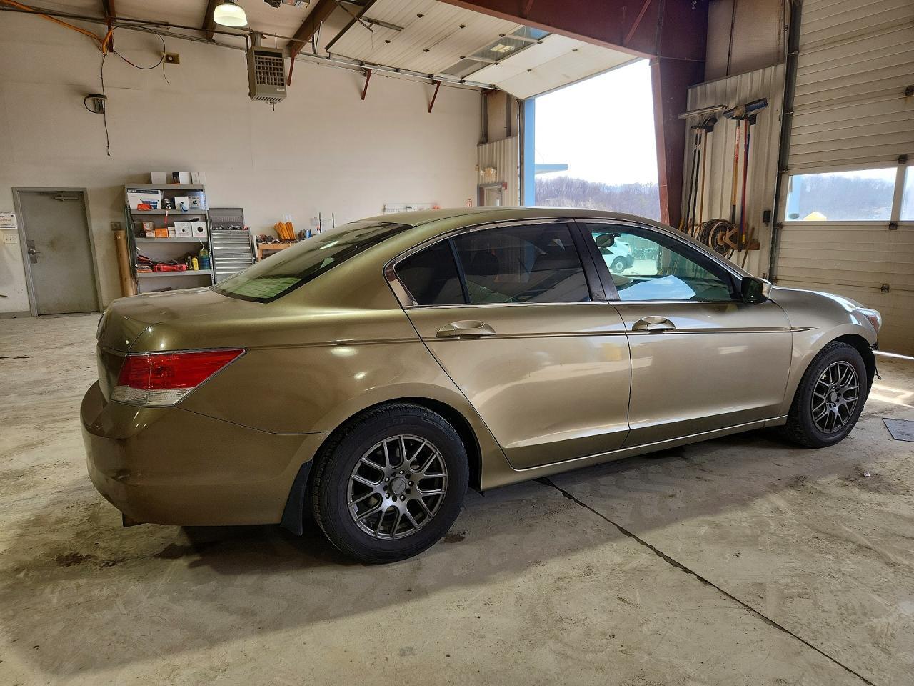 2010 Honda Accord Lx - Image 3