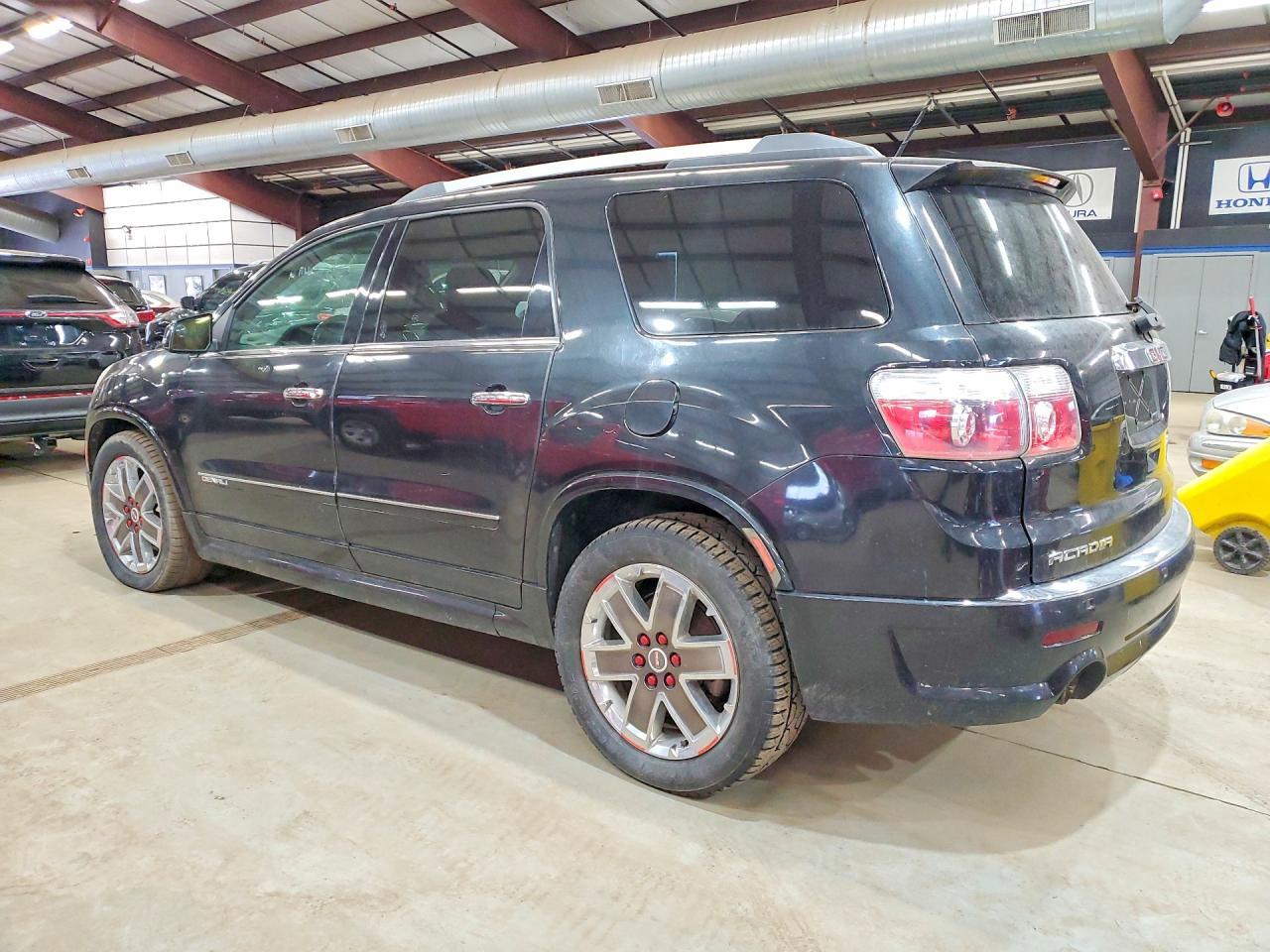 2012 GMC Acadia Denali - Фото 2