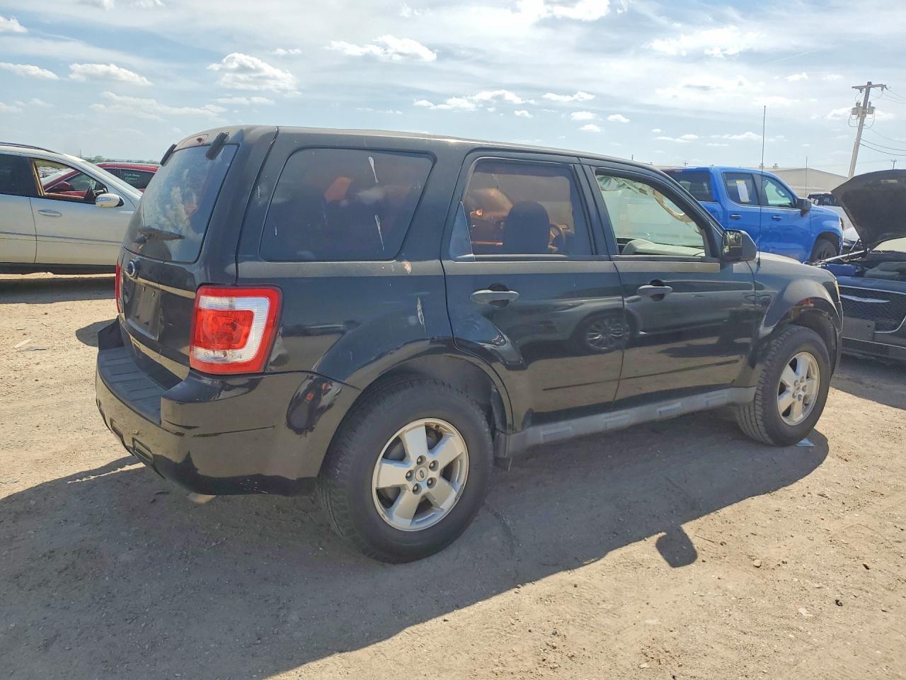 2012 Ford Escape Xls - Image 3