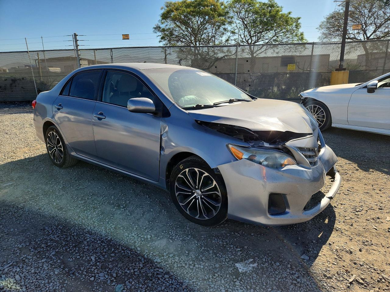 2013 Toyota Corolla Le - Фото 4