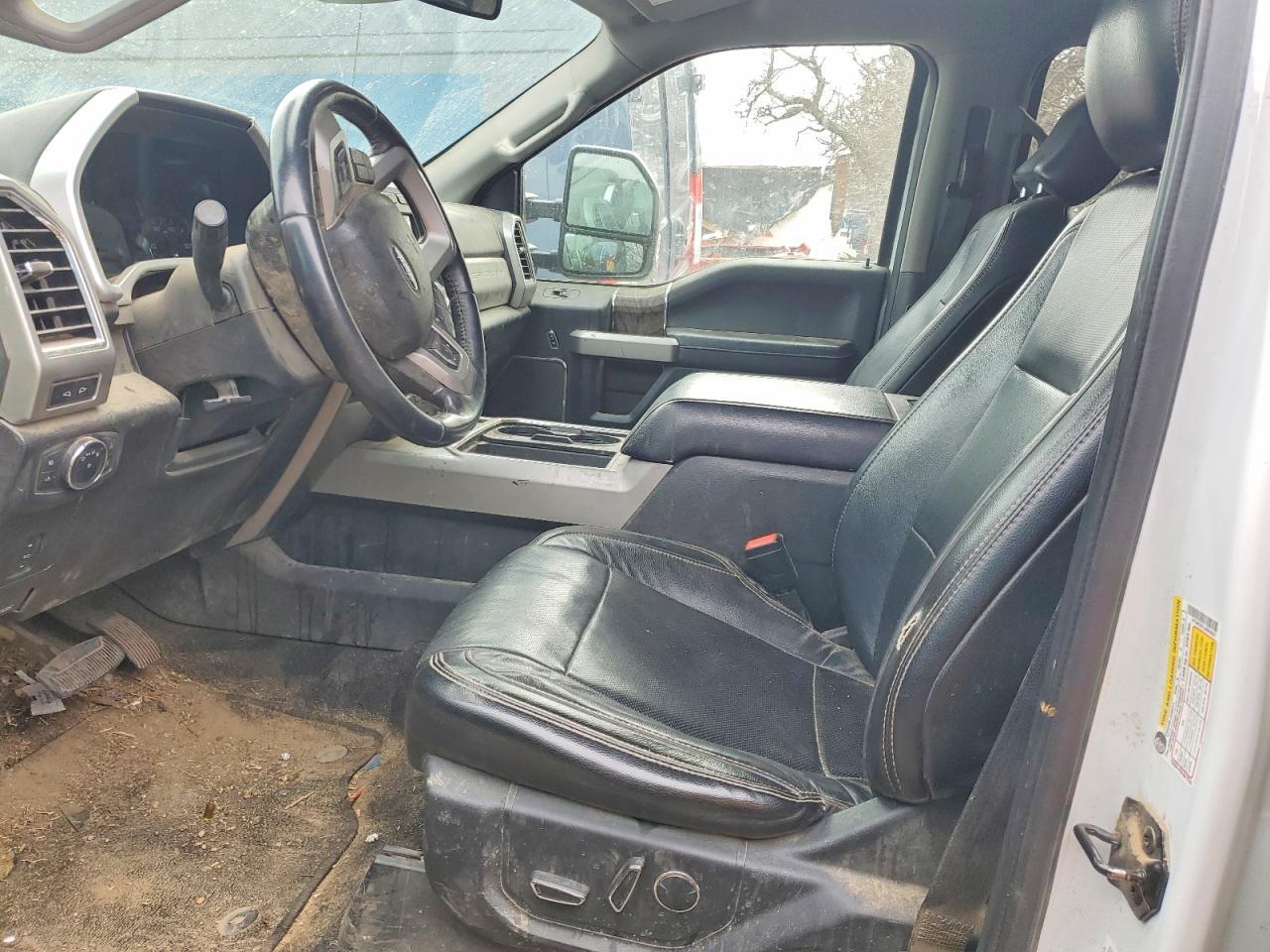 2018 Ford F350 Super Duty - Image 7