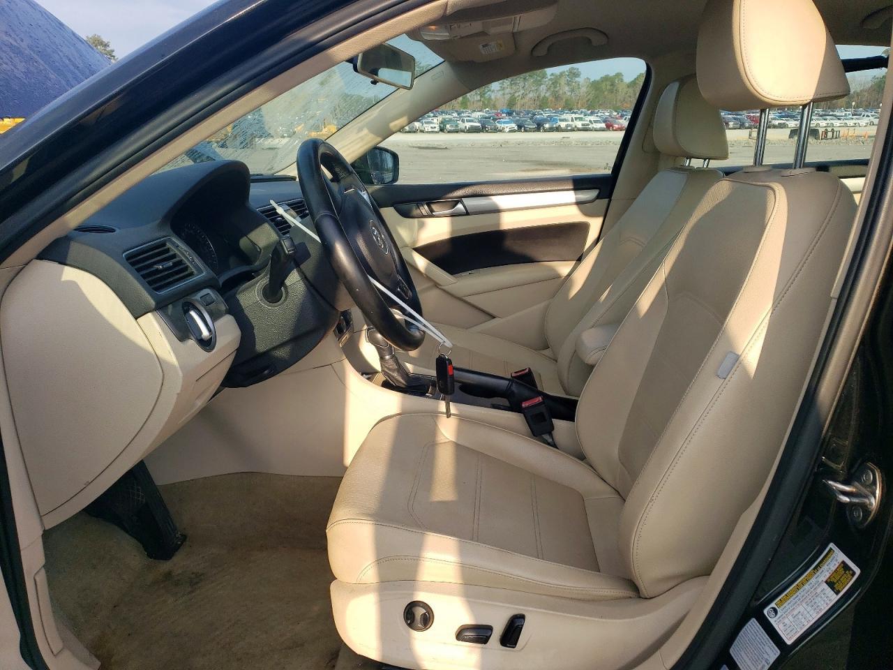 2015 Volkswagen Passat S - Фото 7