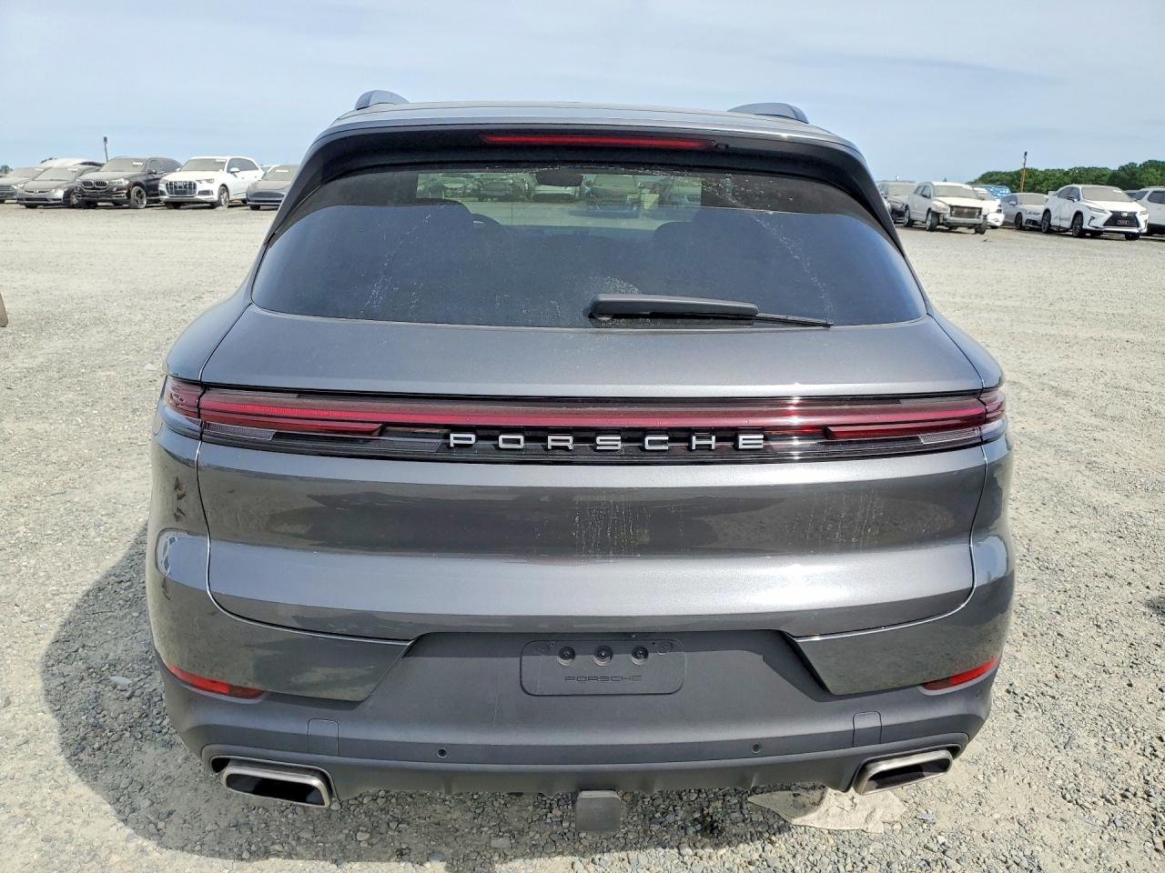 2024 Porsche Cayenne - Image 6