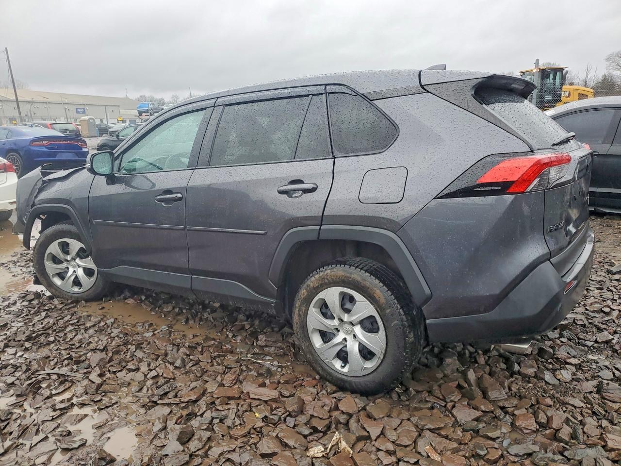 2022 Toyota Rav4 Le - Image 2