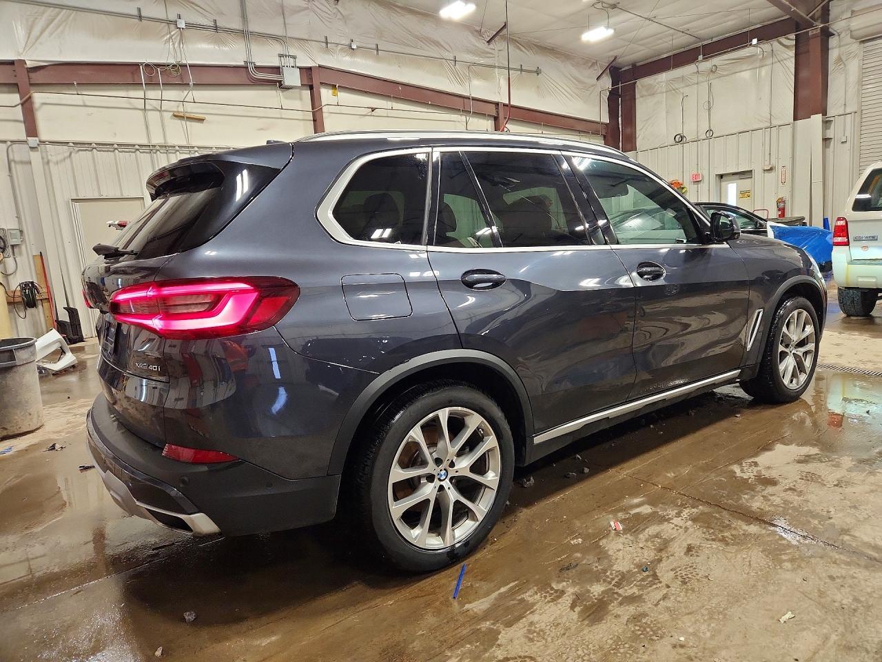 2020 BMW X5 xDrive40I - Фото 3