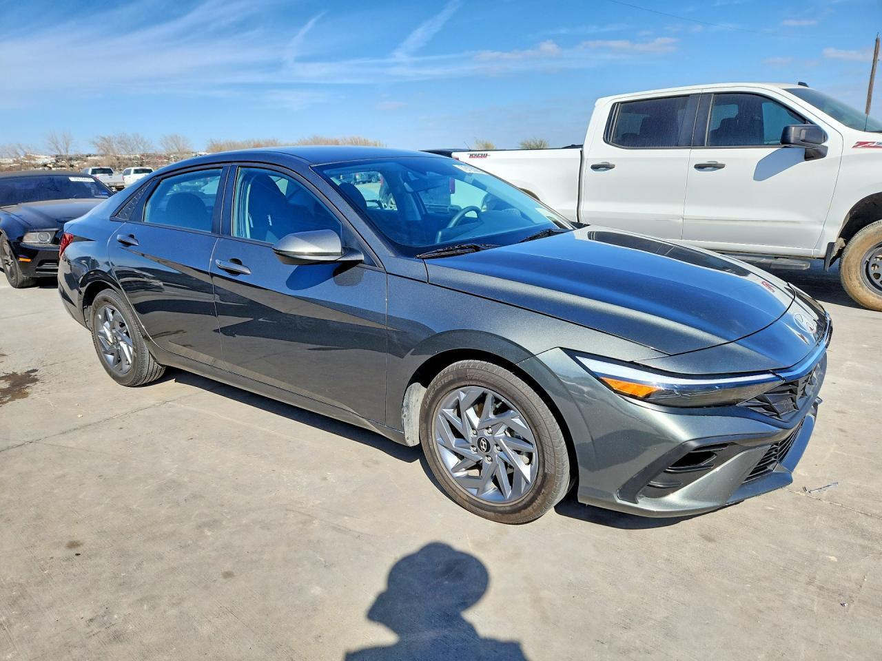 2024 Hyundai Elantra Sel - Image 4