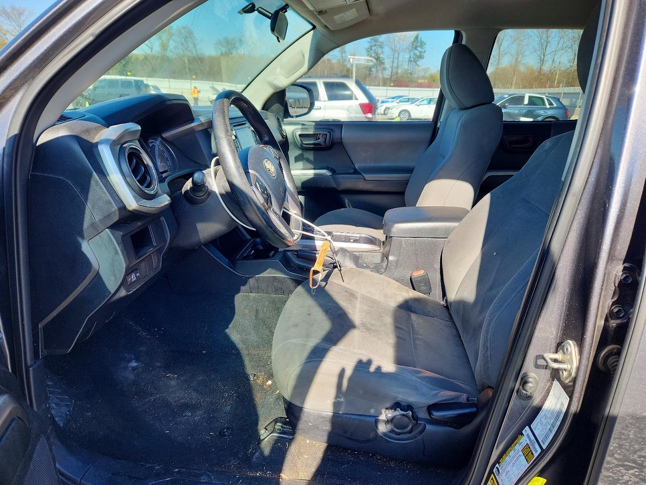 2016 Toyota Tacoma Sr5 - Image 7