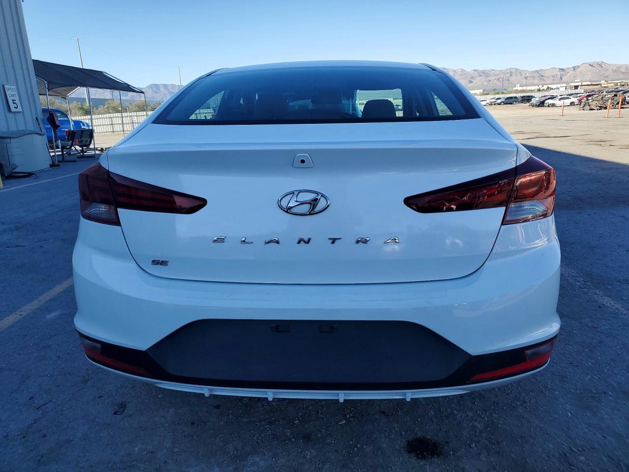 2020 Hyundai Elantra Se - Фото 6