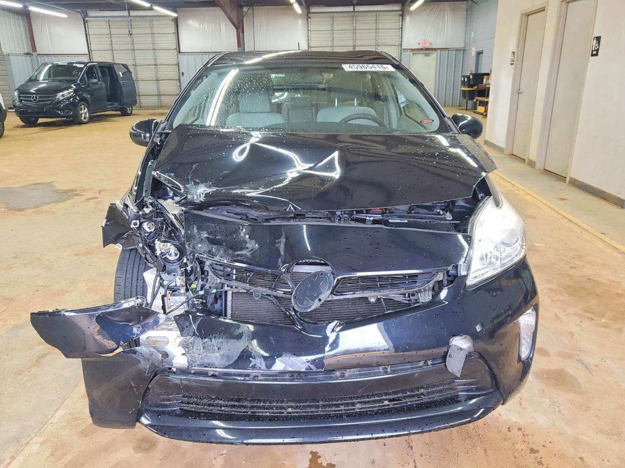 2015 Toyota Prius Two - Фото 5