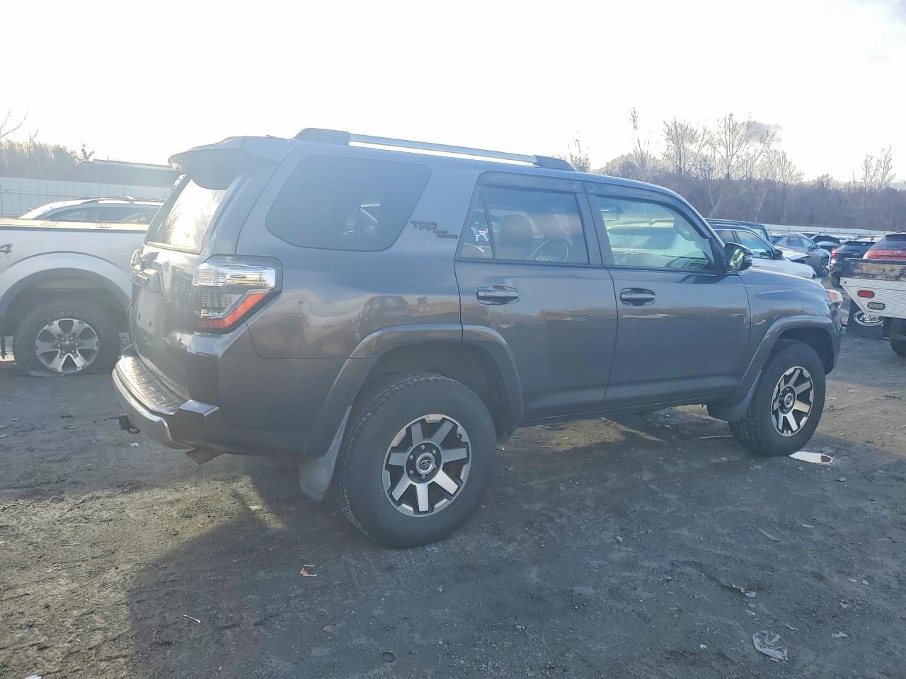2018 Toyota 4Runner Trd Off Road Premium - Image 3