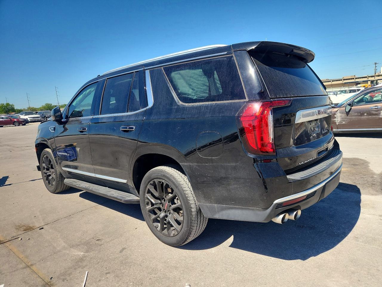 2022 GMC Yukon Denali - Image 2