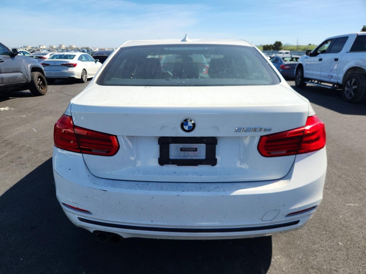 2018 BMW 330E - Фото 6
