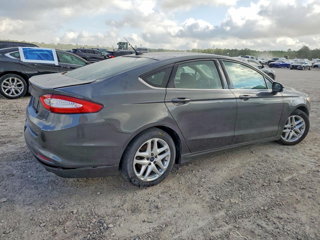 2016 Ford Fusion Se - Фото 3