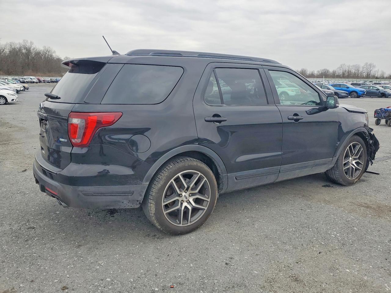 2018 Ford Explorer - Фото 3