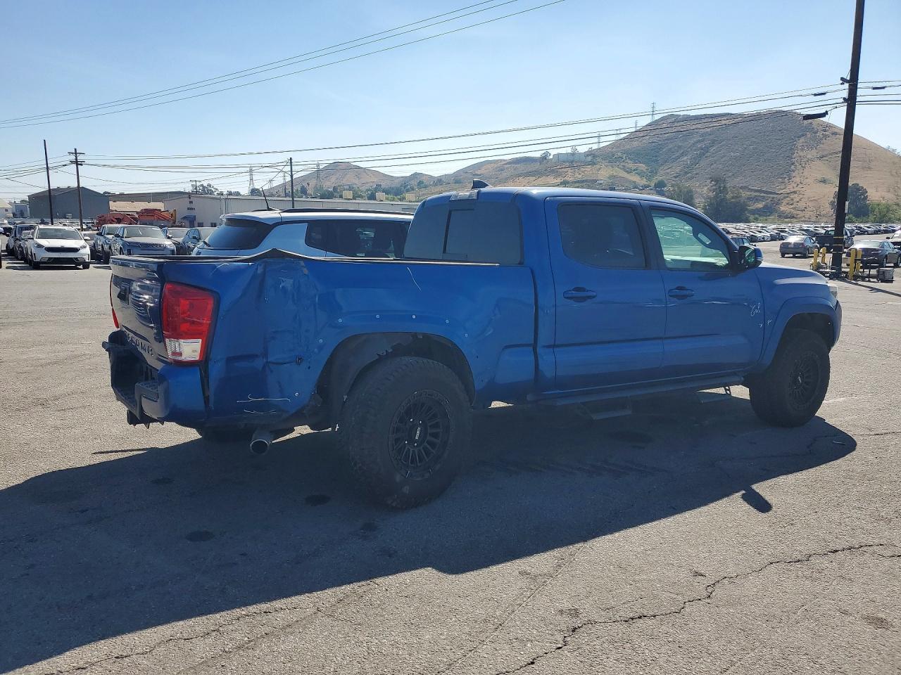 2017 Toyota Tacoma Trd Sport - Image 3